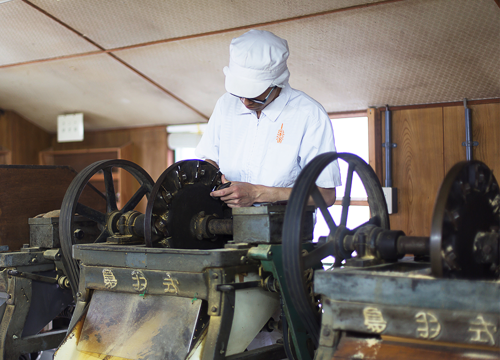 古式製法を支える、道具と人の変わらぬ関係。
